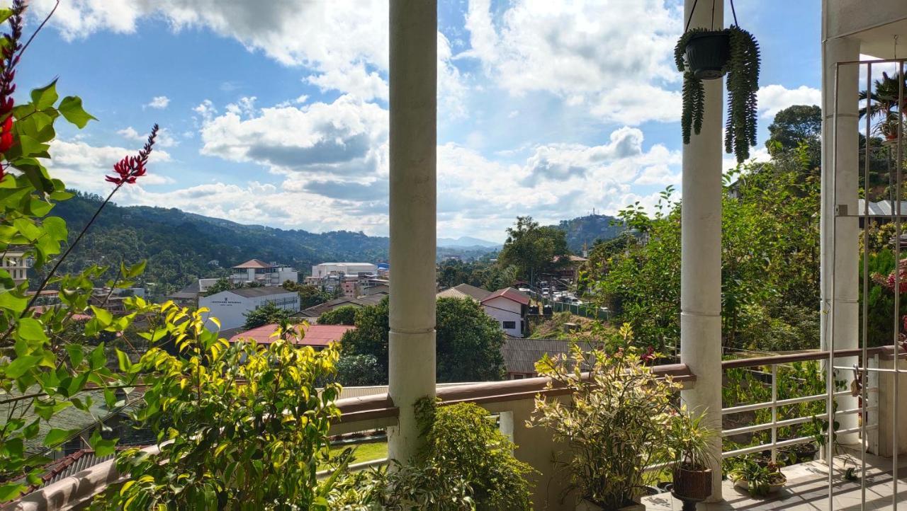 Marvel Hills Kandy Esterno foto