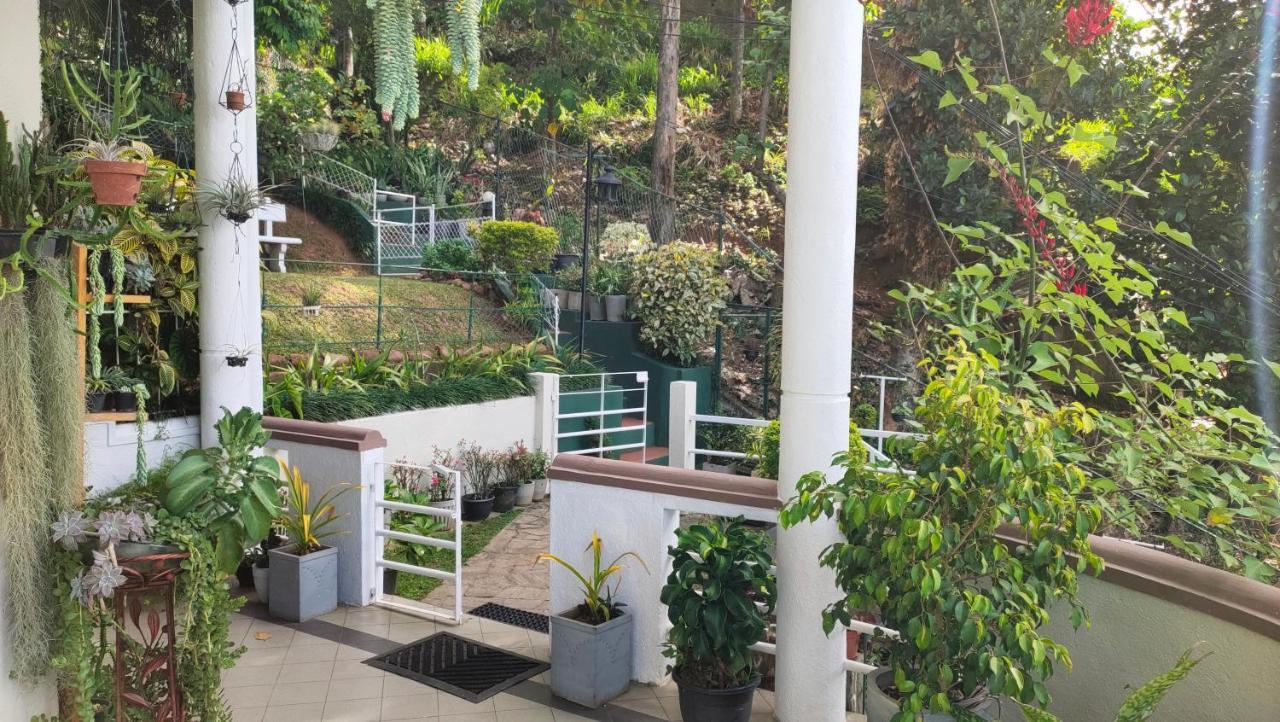 Marvel Hills Kandy Esterno foto