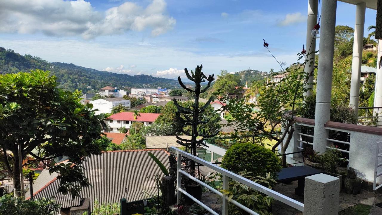 Marvel Hills Kandy Esterno foto
