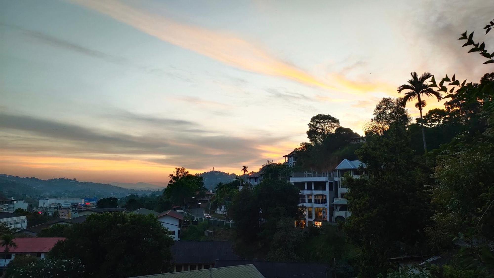 Marvel Hills Kandy Esterno foto