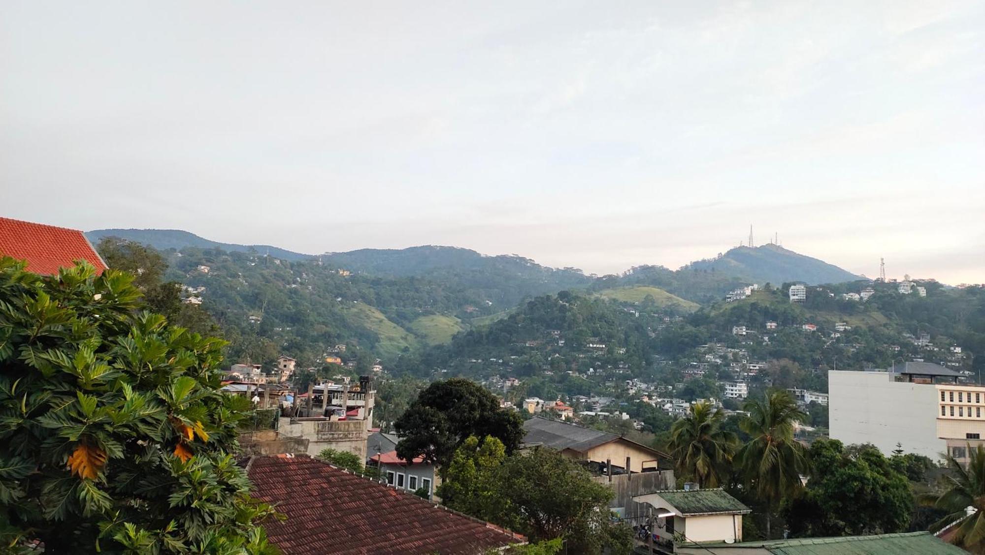 Marvel Hills Kandy Esterno foto