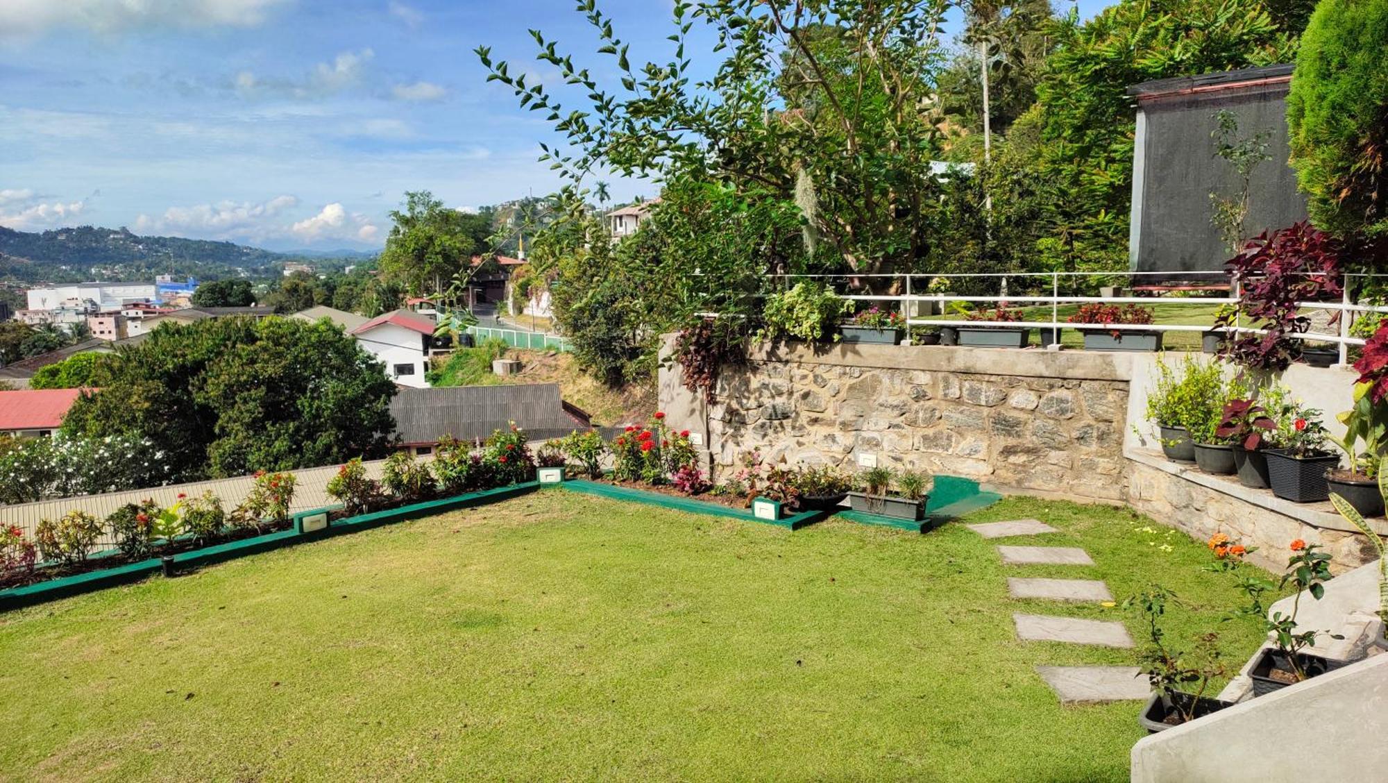 Marvel Hills Kandy Esterno foto